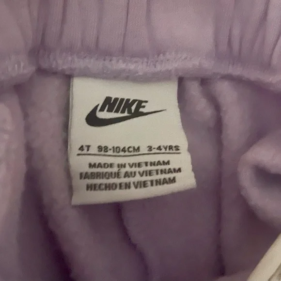 Nike Casual Pants And Short Sleeve Tee 4T - Picture 3 of 6